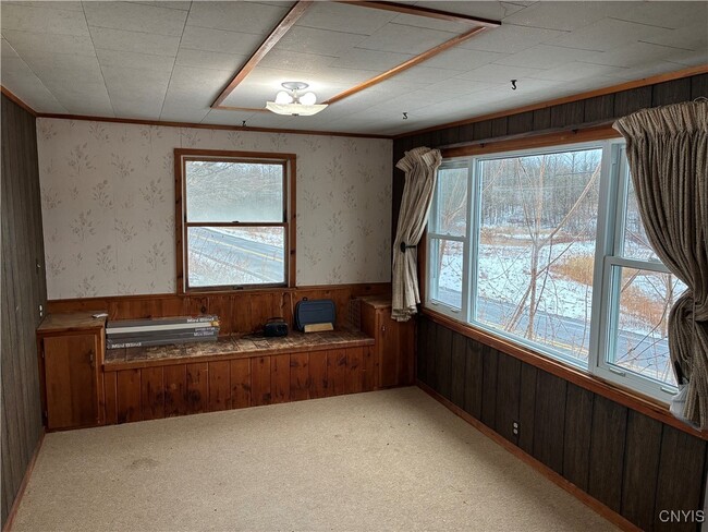 Building Photo - 7470 Perry Rd