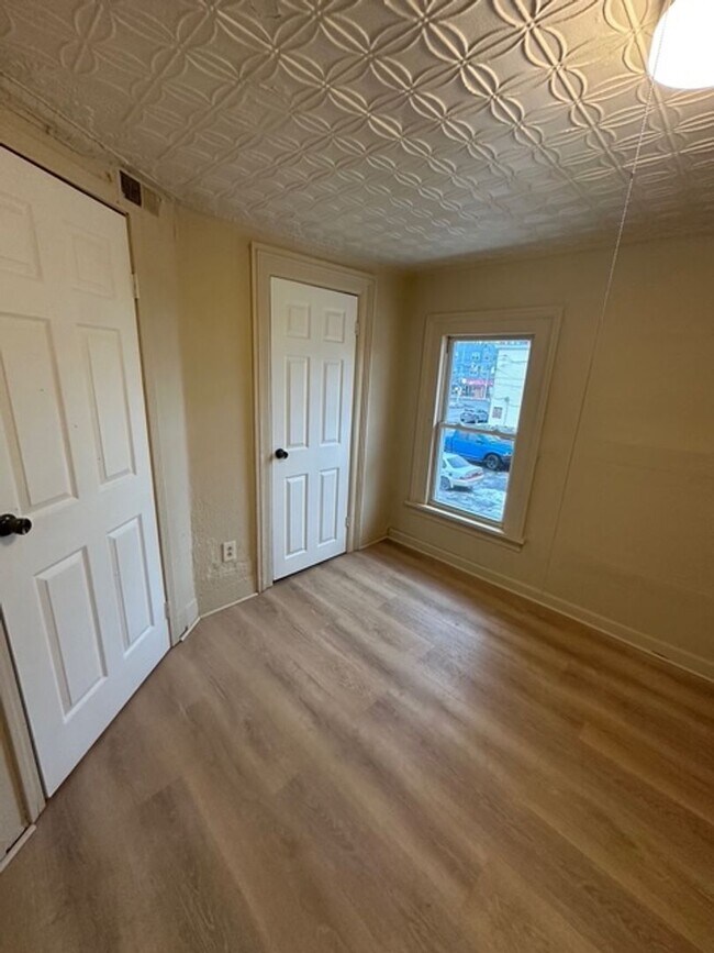 Building Photo - 621 Joseph Ave