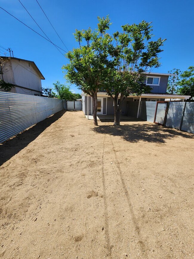 Building Photo - 6439 Camarilla Ave