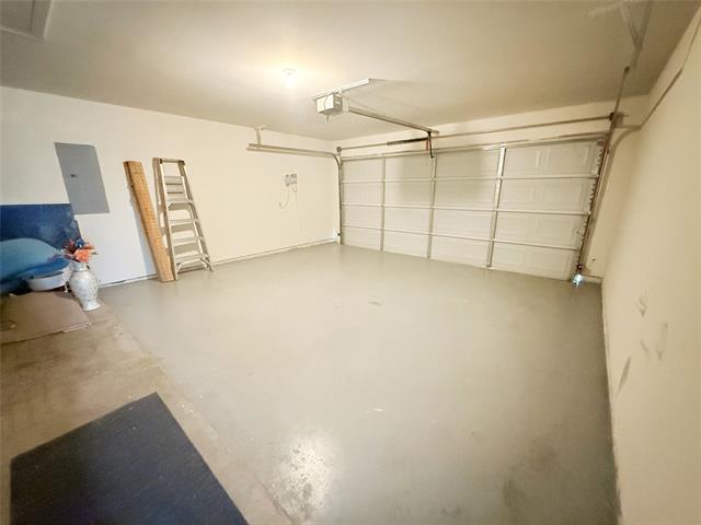 Building Photo - 8364 Fall Crest Dr