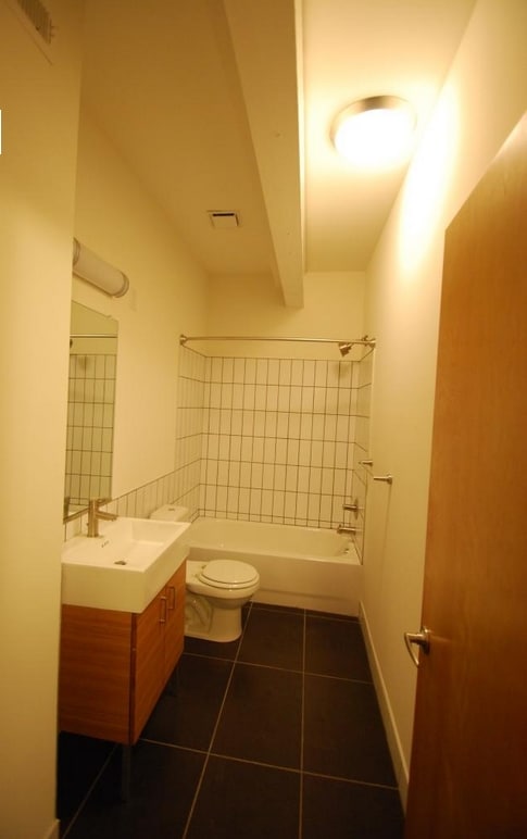 Bathroom - 2906 W Clay St