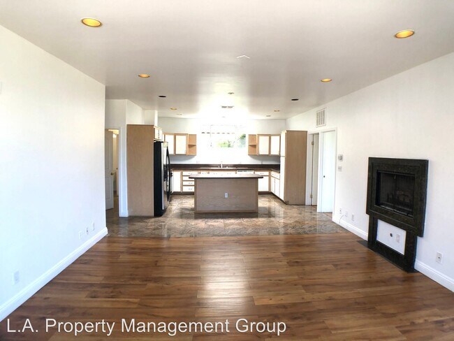 Building Photo - 1890-1896 Silver Lake Blvd