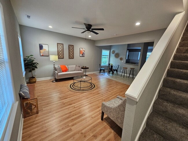 Building Photo - 1416 Maple Ln