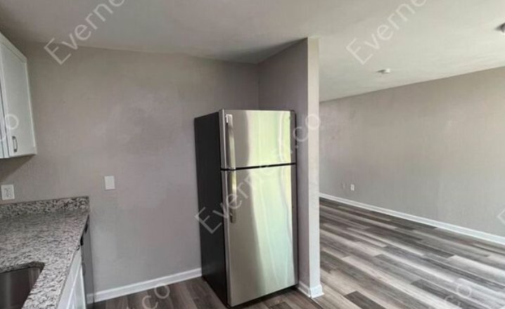 Building Photo - 547 Richards Rd