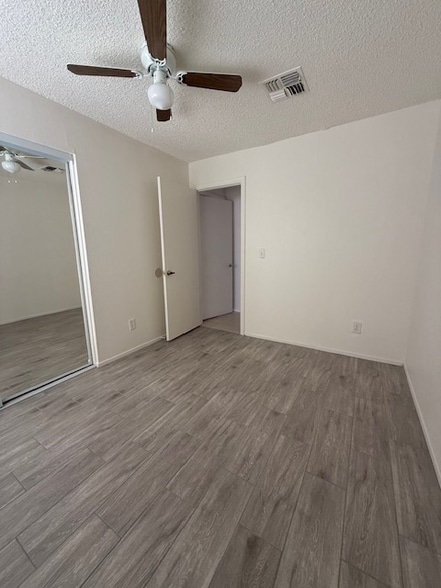 Building Photo - 1131 W Ross Ave