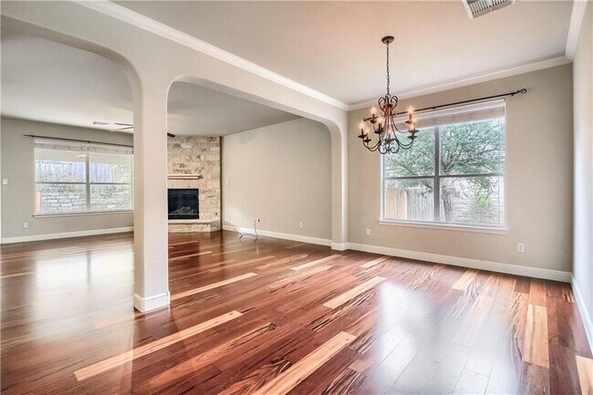 Building Photo - 7913 Menler Dr