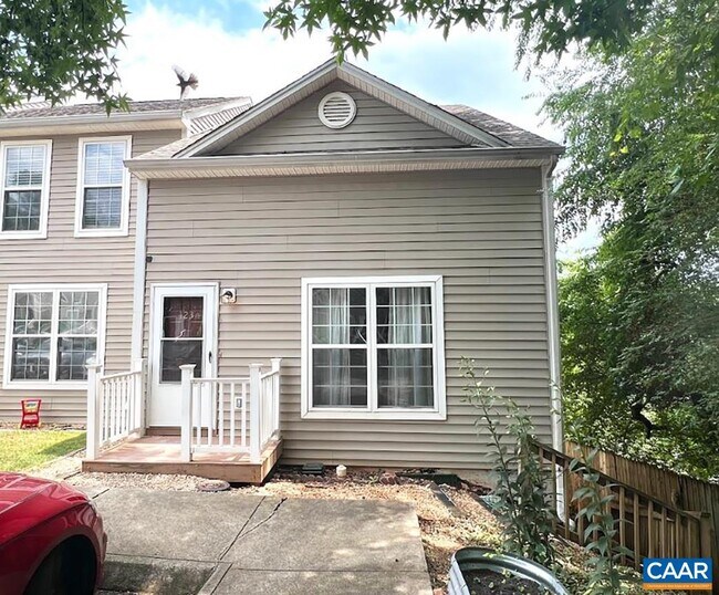 Primary Photo - 123 Danbury Ct