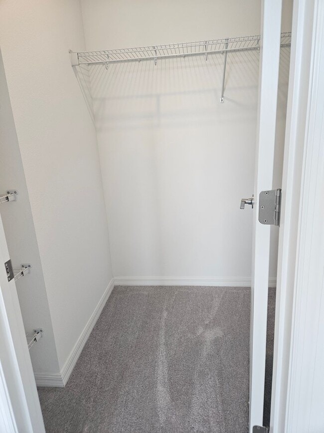 Building Photo - Townhome in The Townhomes of River Landing