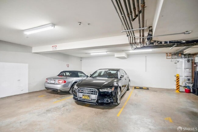 Building Photo - 142 Russ St