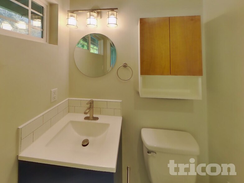 Building Photo - 2990 Pickering Pl NE