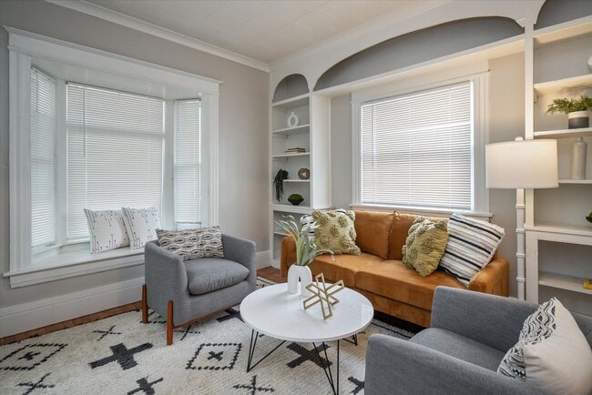 Building Photo - 4 Bedroom 2 Full Bath House | Front Porch ...
