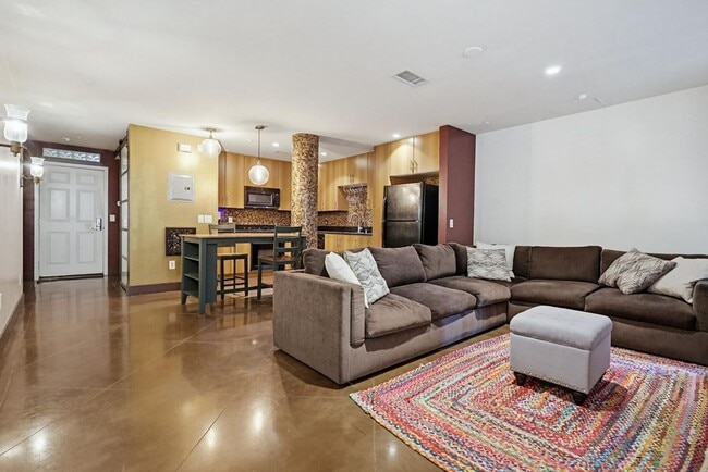 Building Photo - Modern Industrial Condo in the Heart of Downtown San Diego – Walk to Petco Park & Waterfront