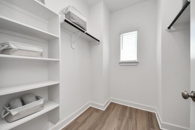 Building Photo - 5300 Berkeley Knl Cir