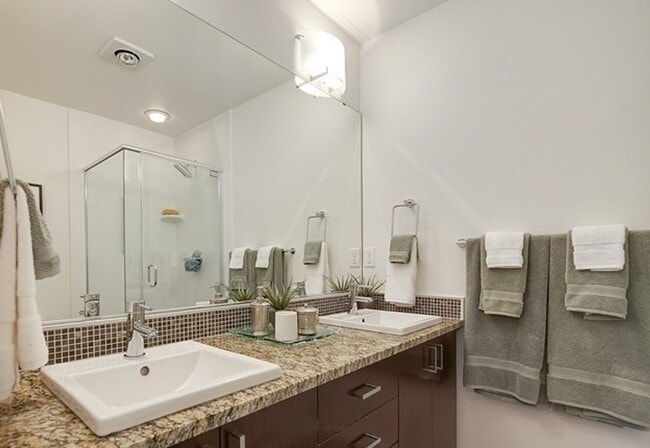 Building Photo - Newcastle Waterfront 2BD 2BA at Lake Boren...