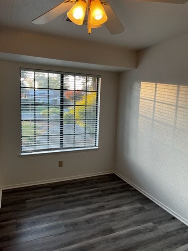 Building Photo - 600 Tuohy St