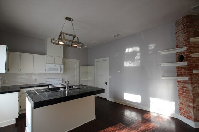 Building Photo - Coming Soon! Charming 3 bedroom home in the Heart of Tyler!!