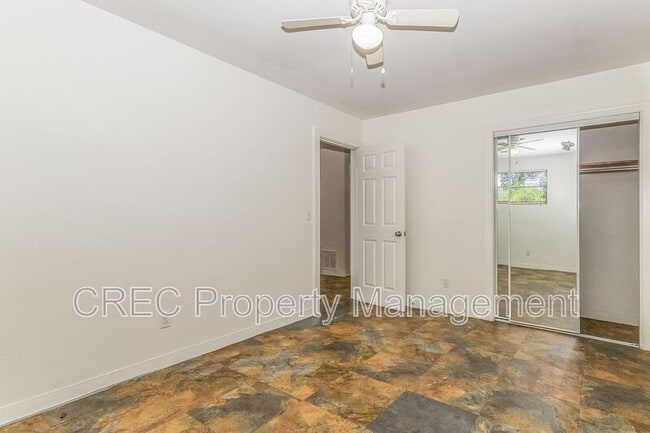 Building Photo - 1635 Memminger Ave