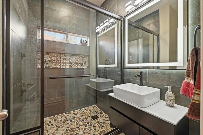 Building Photo - 10900 Sky Rock Dr