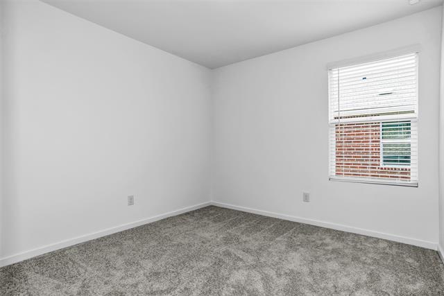 Building Photo - 2022 Shady Oaks Dr
