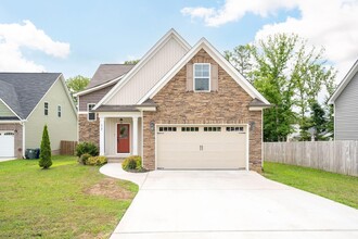 Building Photo - 1725 Oakvale Dr