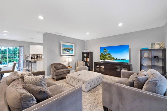Building Photo - 7711 Coquina Dr