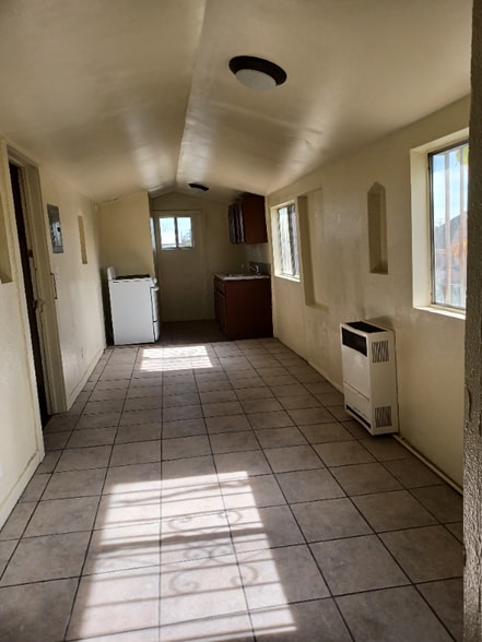 Primary Photo - 1251 E 59th Pl