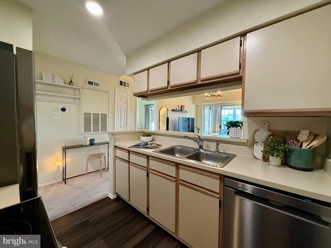 Building Photo - 3315 Wyndham Cir