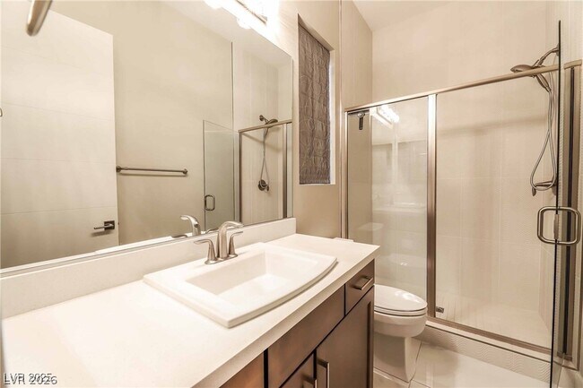 Building Photo - 2 Sugarberry Ln