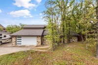 Building Photo - 3427 Lakewood Ln