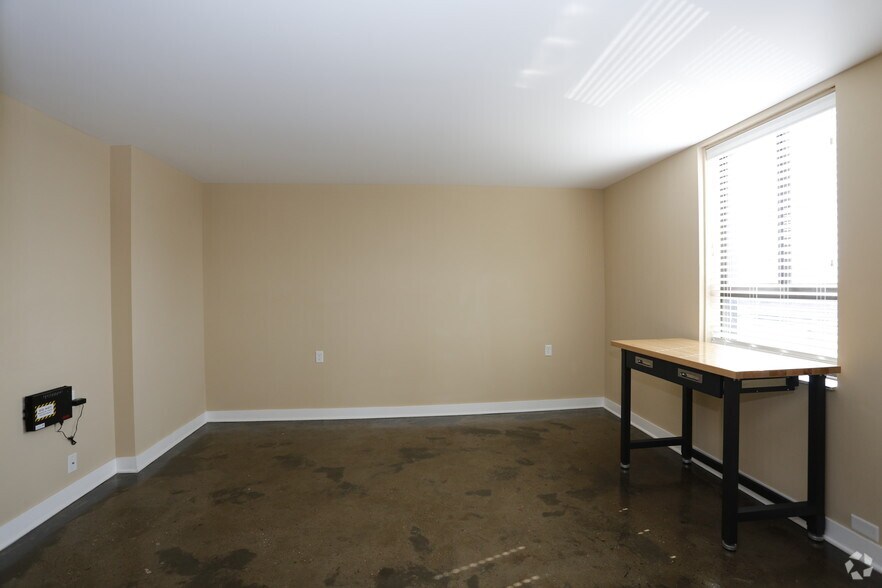 The Deming 615 Cherry St Terre Haute IN 47807 Apartment Finder