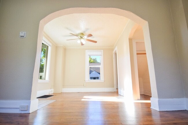Building Photo - Beautiful 4 Bed 2 Bath Home in NE Portland!