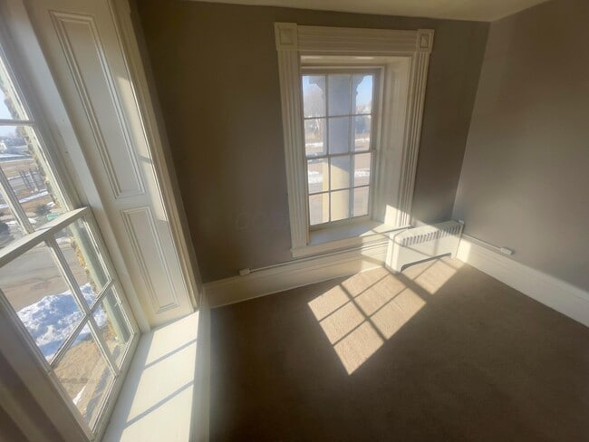 Building Photo - 166 Hudson Ave