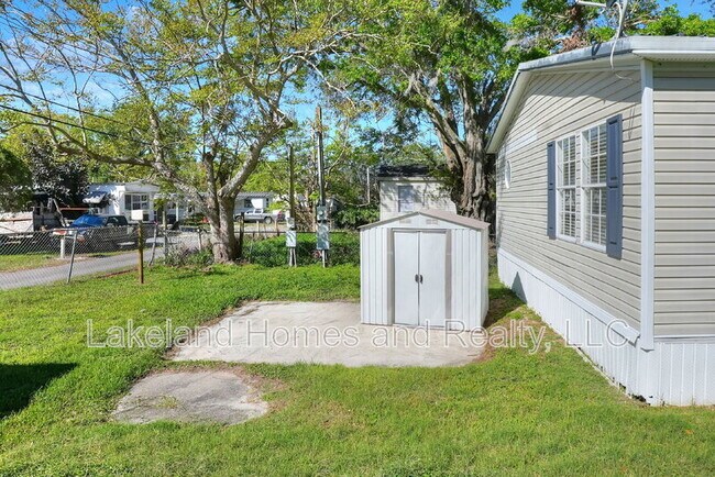 Building Photo - 3321 Peachtree Hill Rd