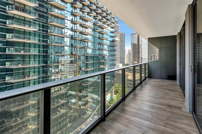 Building Photo - 801 S Miami Ave