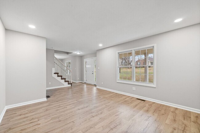 Building Photo - Spacious 3 bedroom 2 1/2 bath home for rent!