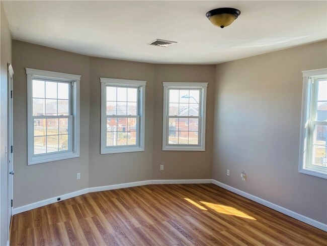 Building Photo - 131 Beverage Hill Ave