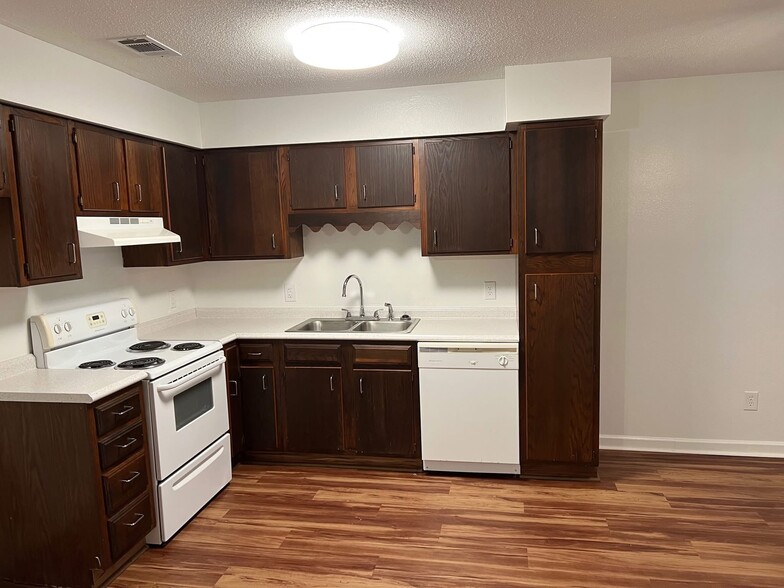 Primary Photo - Myrtle Grove Villas