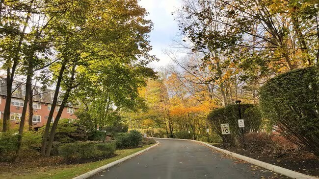 Building Photo - 34 A Padanaram Rd