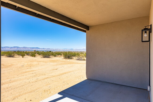 Building Photo - 17491 Granada Dr