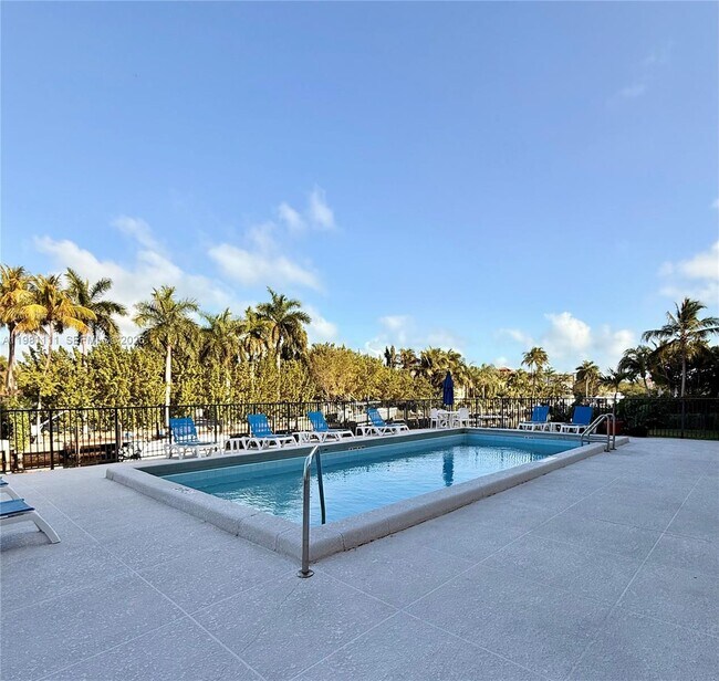 Building Photo - 6815 Edgewater Dr