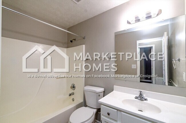 Building Photo - 10650 Sedgegrass Dr