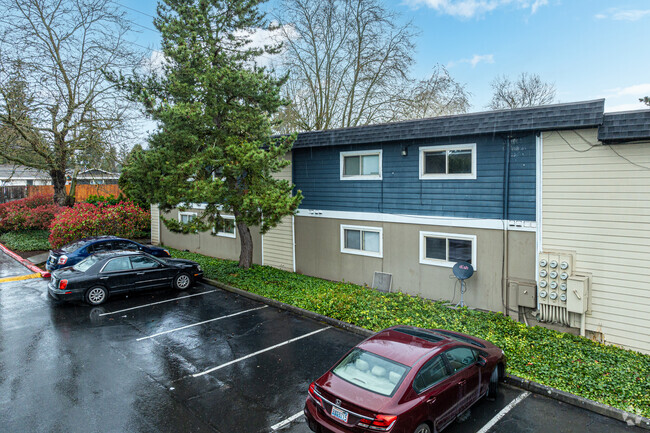 Building Photo - Rainier Crest