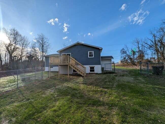 Building Photo - 1836 Perryville Rd