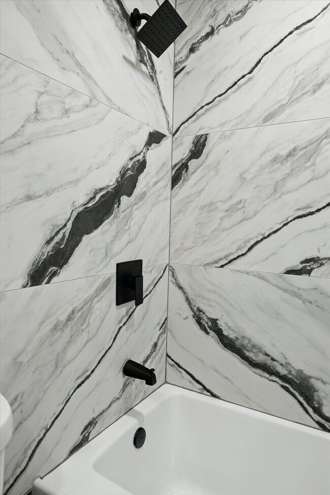 Building Photo - 3321 Ridgehaven St