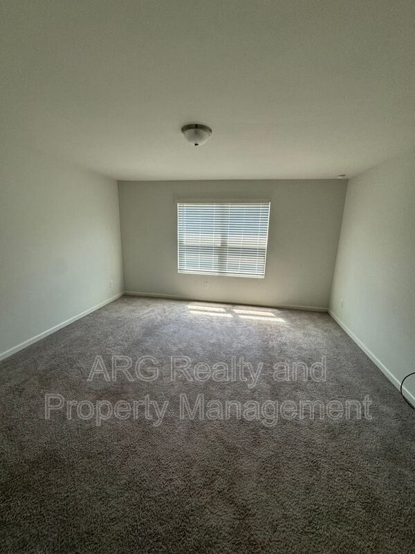 Building Photo - 144 Swindon Dr