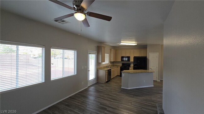 Building Photo - 2920 Bridleton Ave