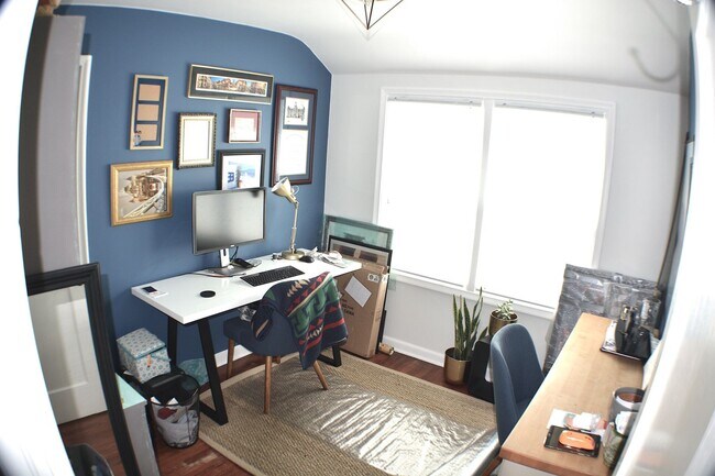Building Photo - Bright, remodeled Sugarhouse Bungalow