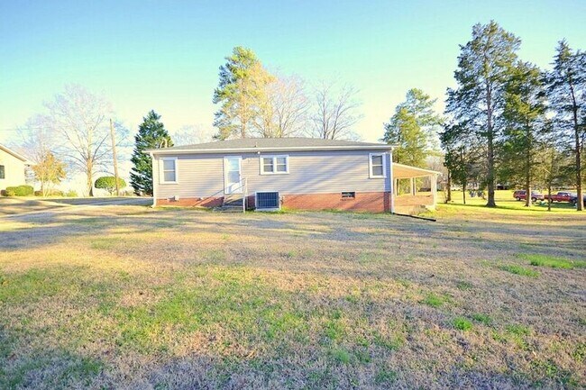 Building Photo - 7123 Gold Hill Rd