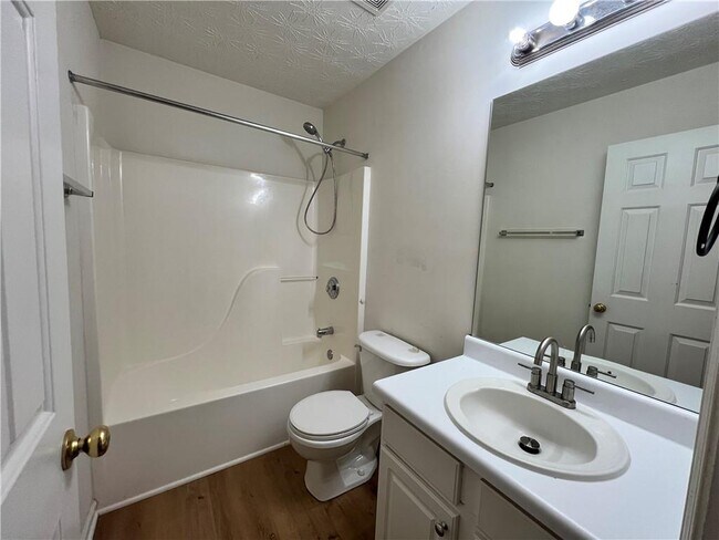 Building Photo - 3780 Crescent Walk Ln NE