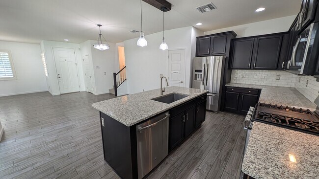 Building Photo - 3 Bedroom Home in the Mulberry Community Near S Signal Butte Rd and E Guadalupe Rd!